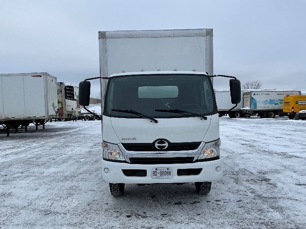 Medium Duty Box Truck-Light and Medium Duty Trucks-Hino-2020-195-Ottawa-ON-241,798\n\t\tkm-$ 53,750 - Image 2