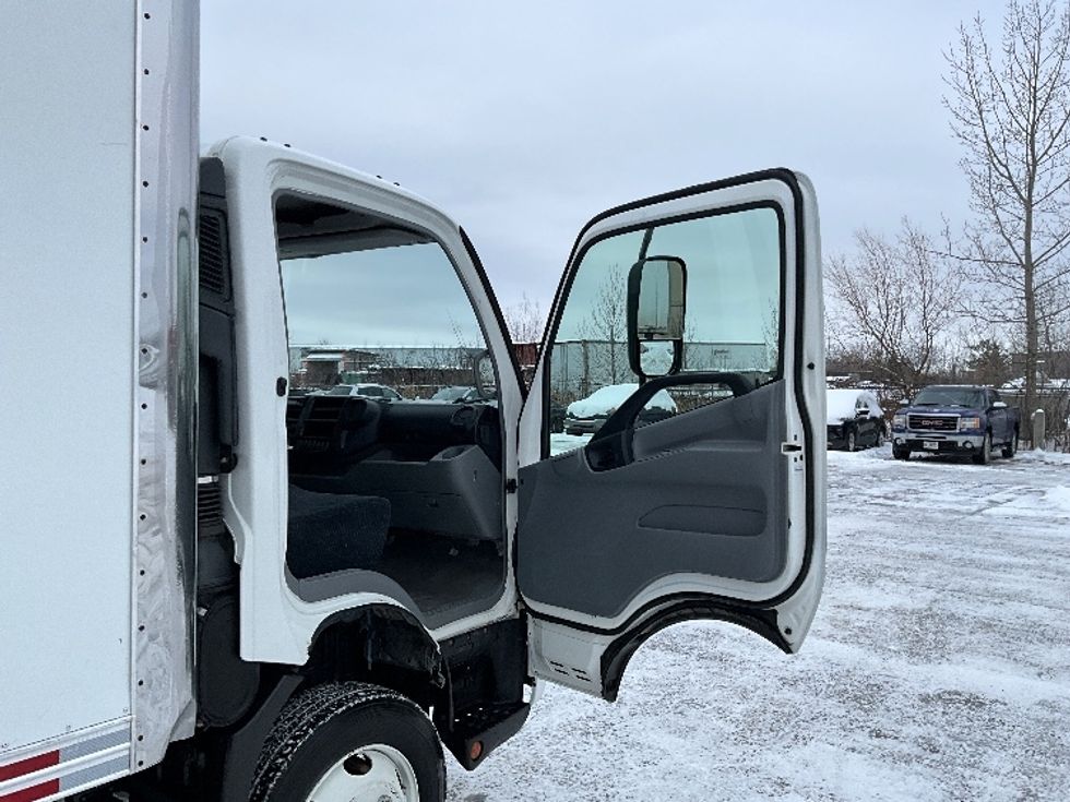 Medium Duty Box Truck-Light and Medium Duty Trucks-Hino-2020-195-Ottawa-ON-241,798\n\t\tkm-$ 53,750 - Image 20