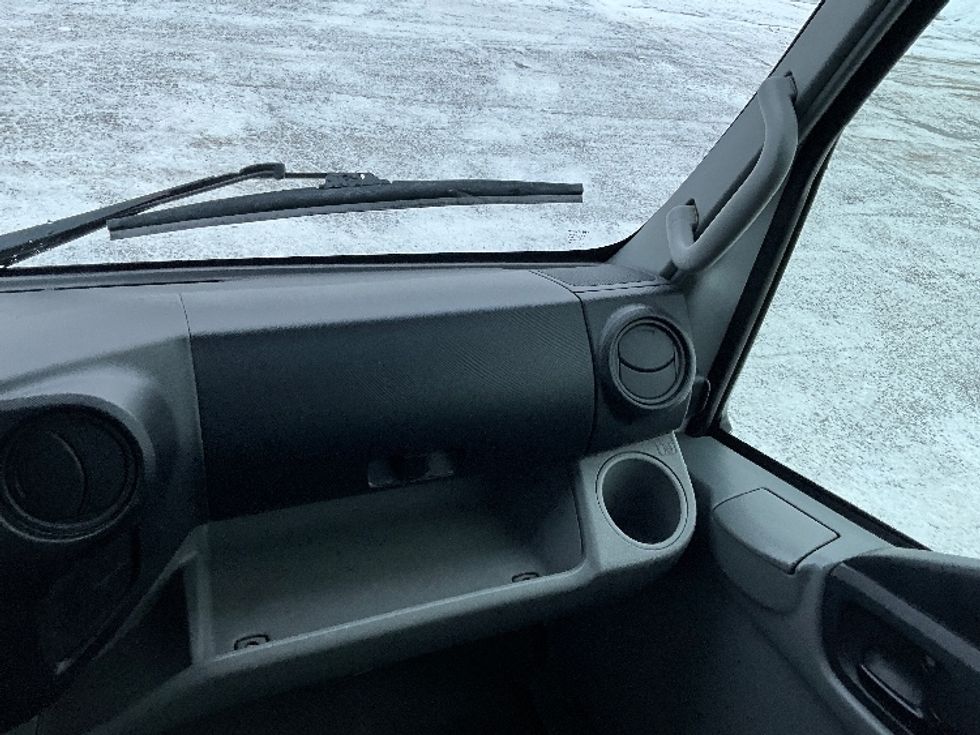 Medium Duty Box Truck-Light and Medium Duty Trucks-Hino-2020-195-Ottawa-ON-241,798\n\t\tkm-$ 53,750 - Image 21