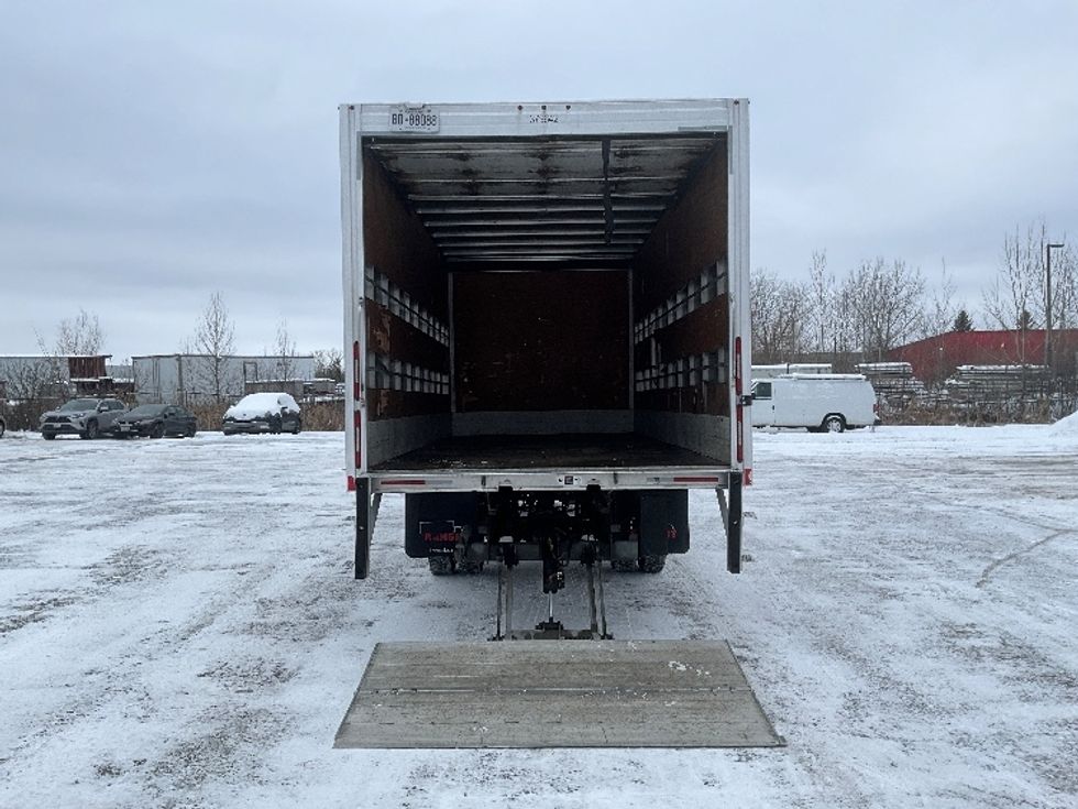 Medium Duty Box Truck-Light and Medium Duty Trucks-Hino-2020-195-Ottawa-ON-241,798\n\t\tkm-$ 53,750 - Image 9