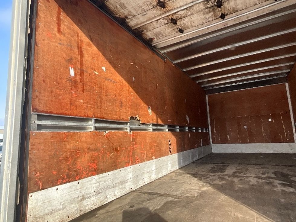 Medium Duty Box Truck-Light and Medium Duty Trucks-Hino-2020-195-Ottawa-ON-246,584\n\t\tkm-$ 52,750 - Image 11