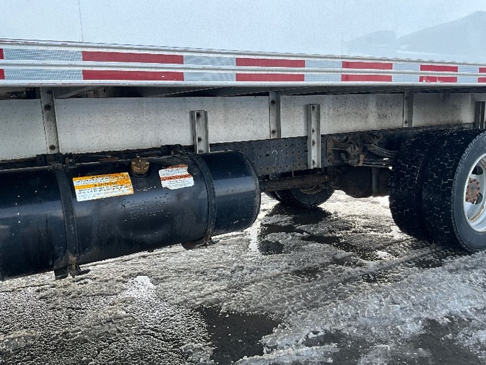 Medium Duty Box Truck-Light and Medium Duty Trucks-Hino-2020-195-Ottawa-ON-246,584\n\t\tkm-$ 52,750 - Image 5