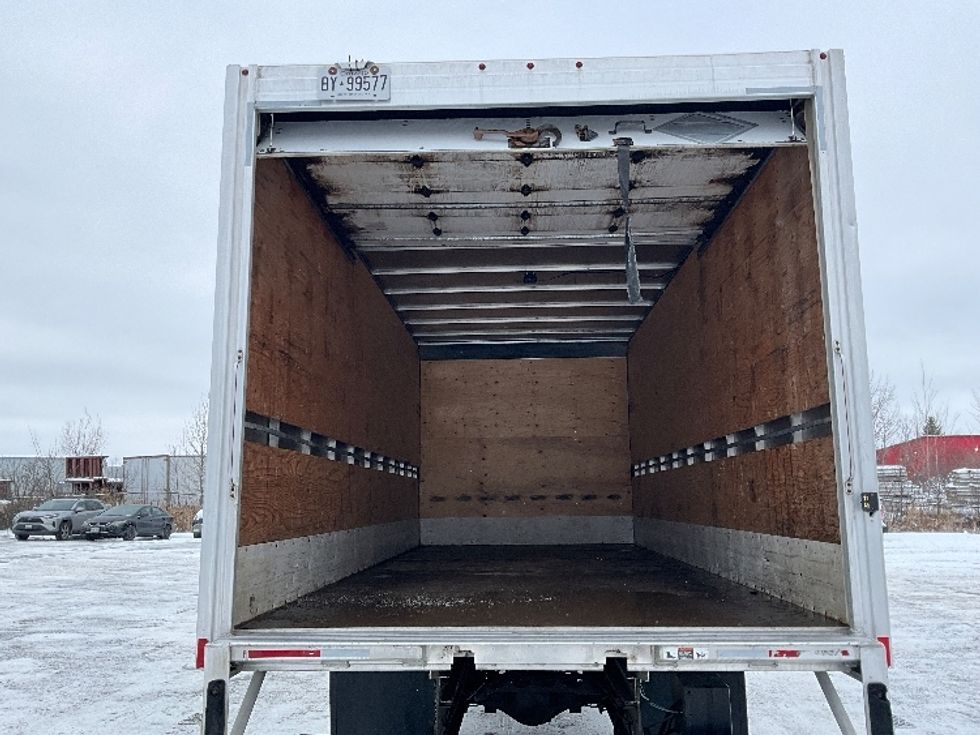 Medium Duty Box Truck-Light and Medium Duty Trucks-Hino-2020-195-Ottawa-ON-252,000\n\t\tkm-$ 51,500 - Image 8