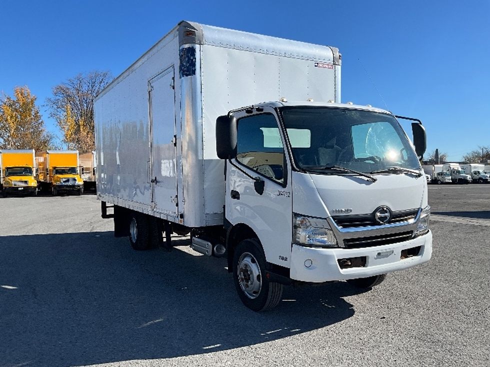 Medium Duty Box Truck-Light and Medium Duty Trucks-Hino-2020-195-Ottawa-ON-71,657\n\t\tkm-$ 68,250 - Image 1