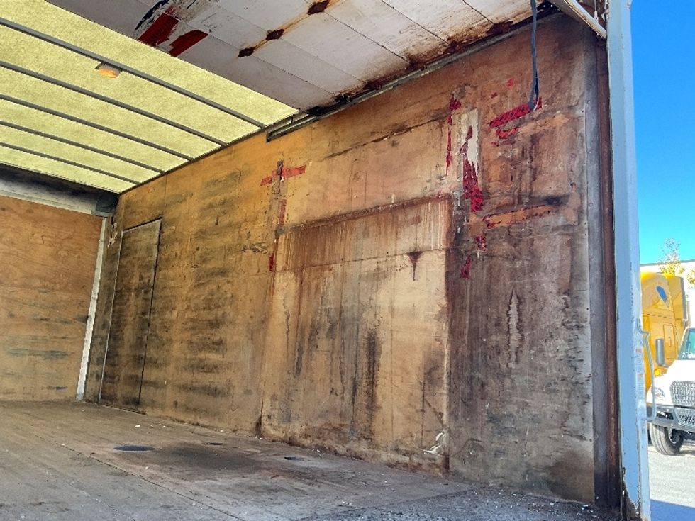 Medium Duty Box Truck-Light and Medium Duty Trucks-Hino-2020-195-Ottawa-ON-71,657\n\t\tkm-$ 68,250 - Image 11