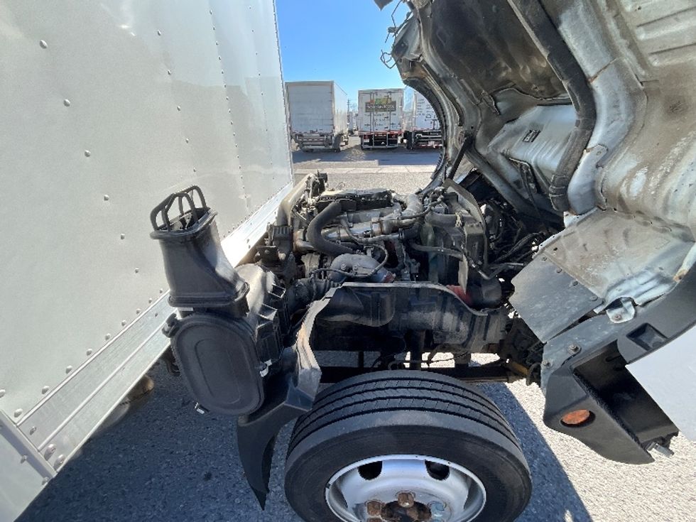 Medium Duty Box Truck-Light and Medium Duty Trucks-Hino-2020-195-Ottawa-ON-71,657\n\t\tkm-$ 68,250 - Image 22