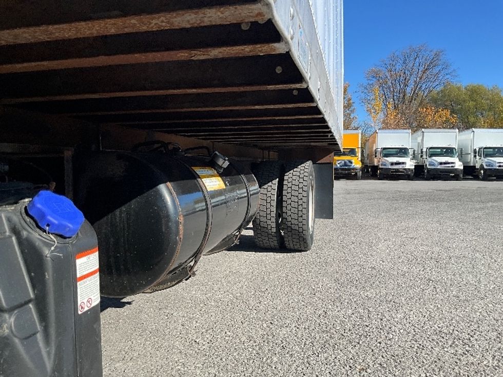 Medium Duty Box Truck-Light and Medium Duty Trucks-Hino-2020-195-Ottawa-ON-71,657\n\t\tkm-$ 68,250 - Image 5