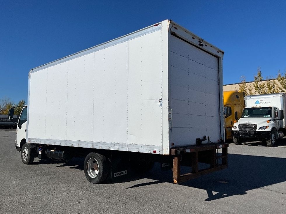 Medium Duty Box Truck-Light and Medium Duty Trucks-Hino-2020-195-Ottawa-ON-71,657\n\t\tkm-$ 68,250 - Image 6