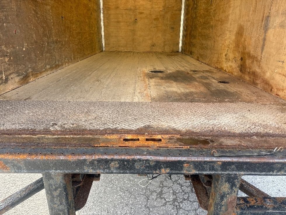 Medium Duty Box Truck-Light and Medium Duty Trucks-Hino-2020-195-Ottawa-ON-76,337\n\t\tkm-$ 64,750 - Image 10