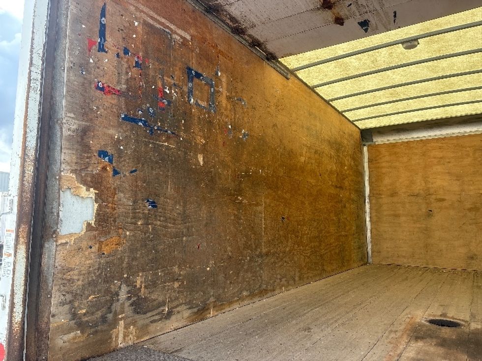 Medium Duty Box Truck-Light and Medium Duty Trucks-Hino-2020-195-Ottawa-ON-76,337\n\t\tkm-$ 64,750 - Image 11