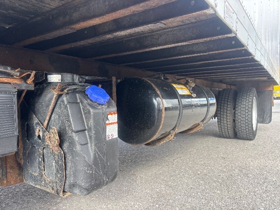 Medium Duty Box Truck-Light and Medium Duty Trucks-Hino-2020-195-Ottawa-ON-76,337\n\t\tkm-$ 64,750 - Image 5