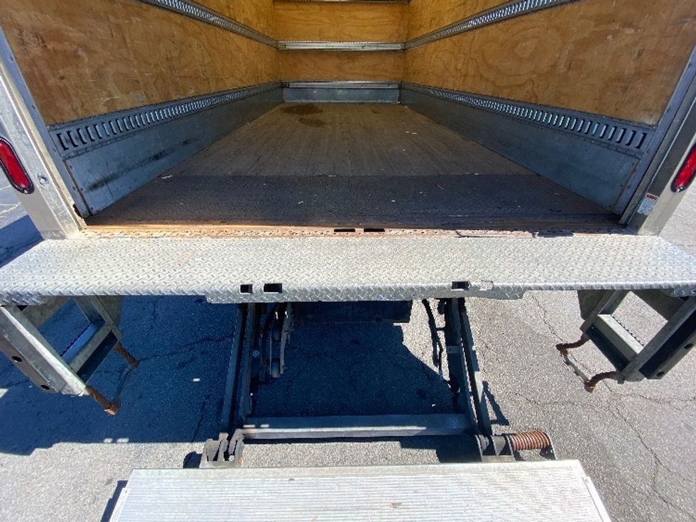 Medium Duty Box Truck-Light and Medium Duty Trucks-Hino-2020-195-Parsippany-NJ-100,872\n\t\tmiles-$ 42,500 - Image 10