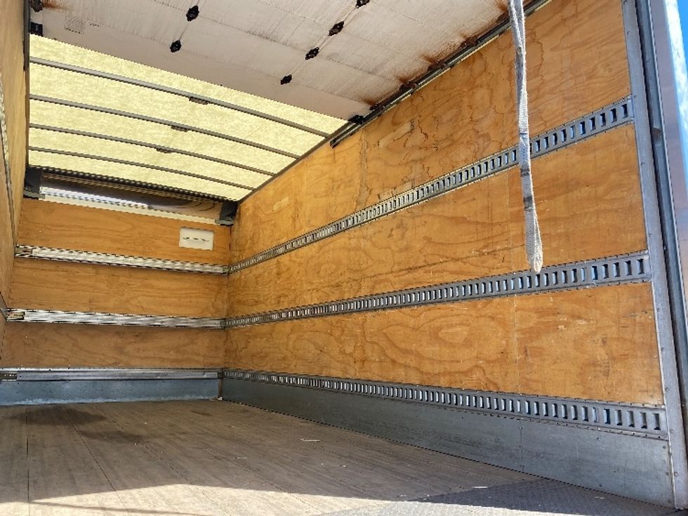 Medium Duty Box Truck-Light and Medium Duty Trucks-Hino-2020-195-Parsippany-NJ-100,872\n\t\tmiles-$ 42,500 - Image 12