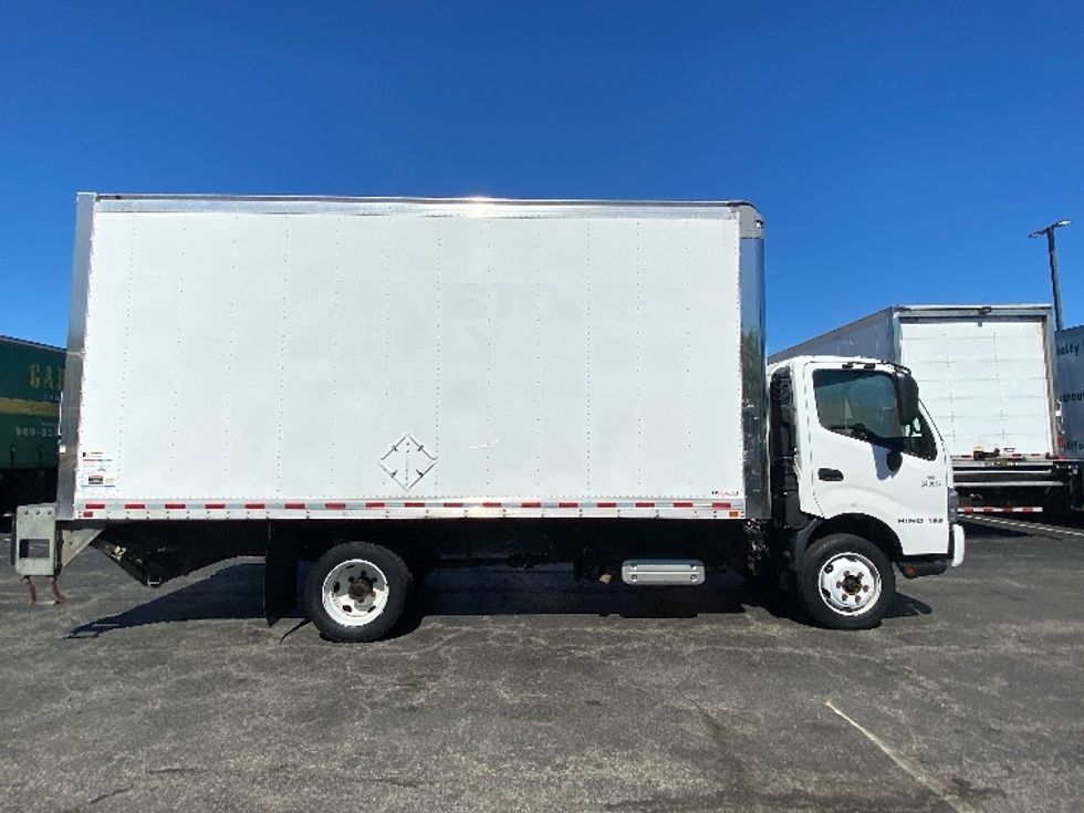 Medium Duty Box Truck-Light and Medium Duty Trucks-Hino-2020-195-Parsippany-NJ-100,872\n\t\tmiles-$ 42,500 - Image 15