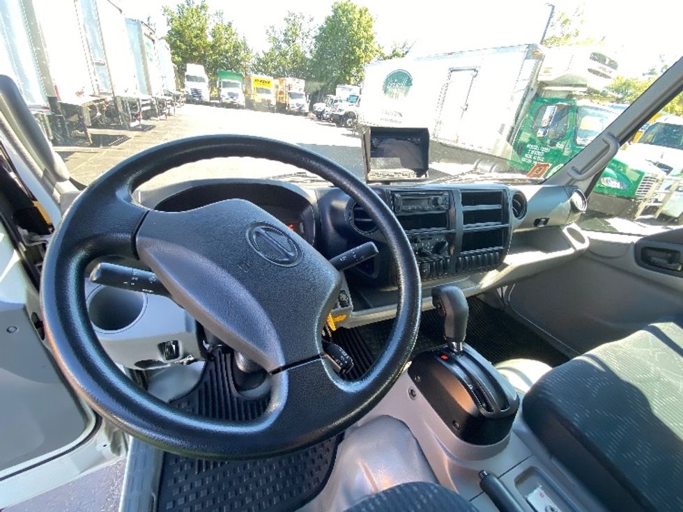 Medium Duty Box Truck-Light and Medium Duty Trucks-Hino-2020-195-Parsippany-NJ-100,872\n\t\tmiles-$ 42,500 - Image 18