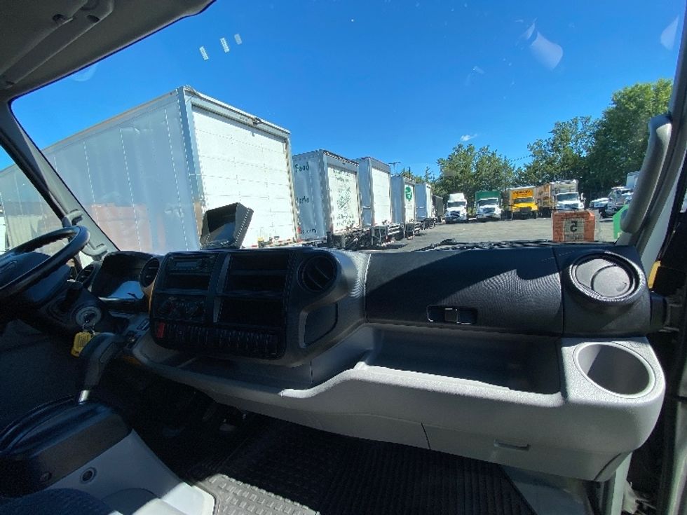 Medium Duty Box Truck-Light and Medium Duty Trucks-Hino-2020-195-Parsippany-NJ-100,872\n\t\tmiles-$ 42,500 - Image 21