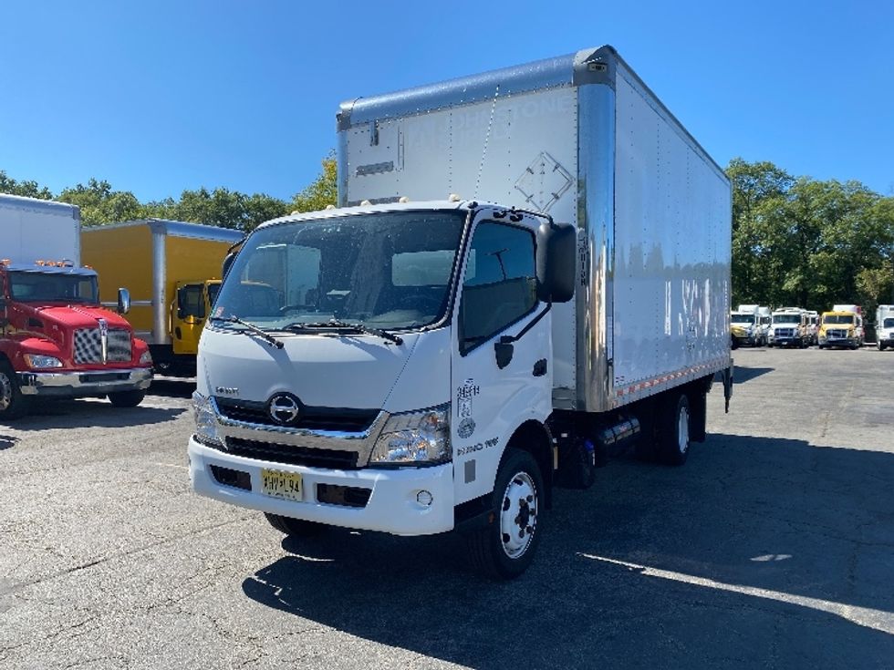 Medium Duty Box Truck-Light and Medium Duty Trucks-Hino-2020-195-Parsippany-NJ-100,872\n\t\tmiles-$ 42,500 - Image 3
