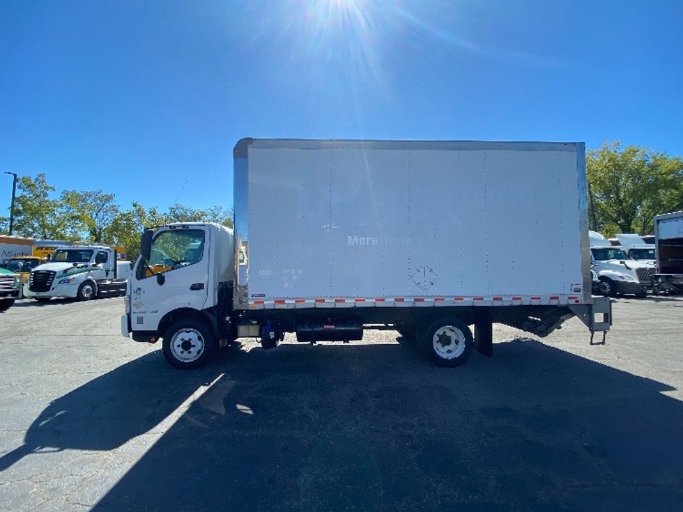 Medium Duty Box Truck-Light and Medium Duty Trucks-Hino-2020-195-Parsippany-NJ-100,872\n\t\tmiles-$ 42,500 - Image 4