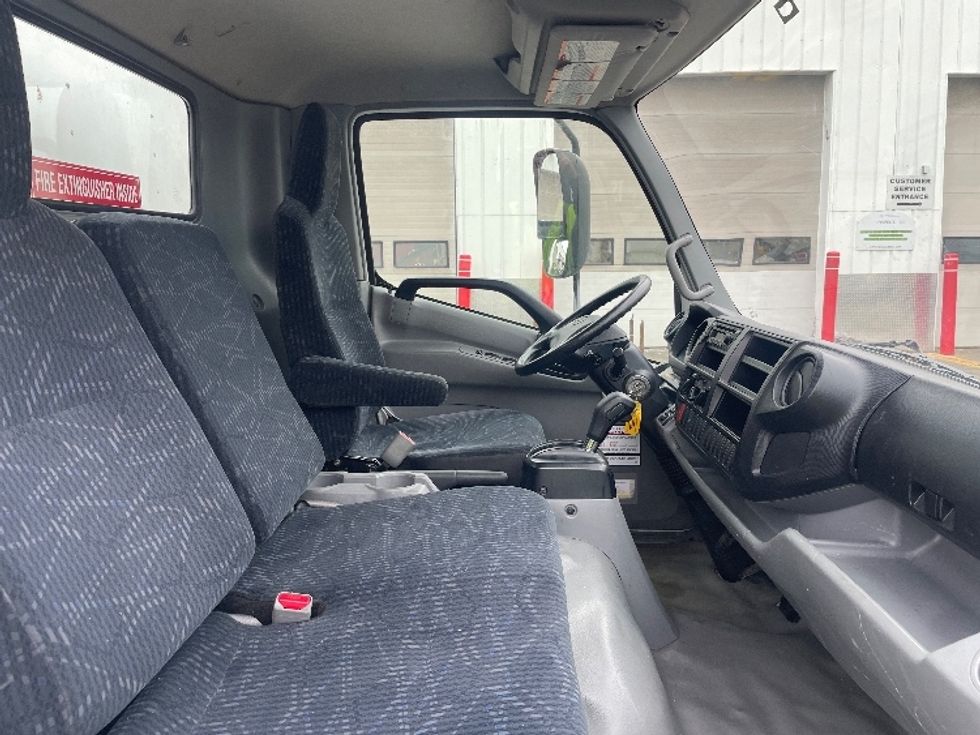 Medium Duty Box Truck-Light and Medium Duty Trucks-Hino-2020-195-Parsippany-NJ-82,090\n\t\tmiles-$ 44,750 - Image 22