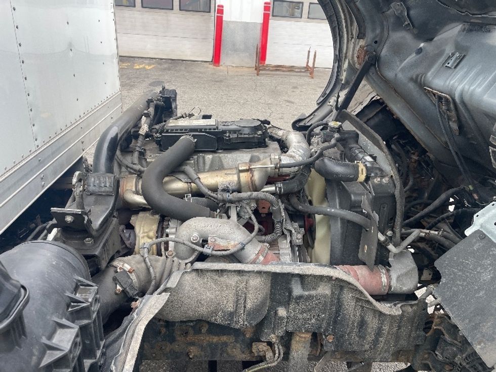 Medium Duty Box Truck-Light and Medium Duty Trucks-Hino-2020-195-Parsippany-NJ-82,090\n\t\tmiles-$ 44,750 - Image 24