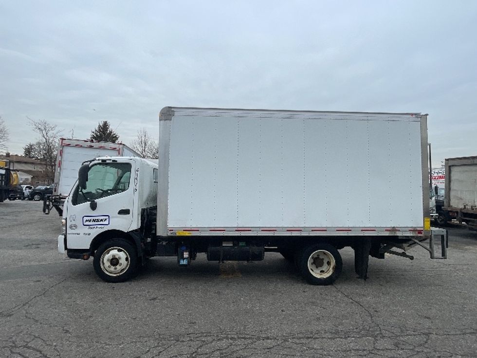 Medium Duty Box Truck-Light and Medium Duty Trucks-Hino-2020-195-Parsippany-NJ-82,090\n\t\tmiles-$ 44,750 - Image 4