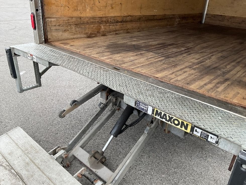 Medium Duty Box Truck-Light and Medium Duty Trucks-Hino-2020-195-Rochester-NY-113,591\n\t\tmiles-$ 39,250 - Image 10