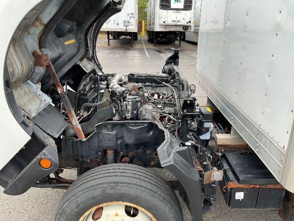 Medium Duty Box Truck-Light and Medium Duty Trucks-Hino-2020-195-Rochester-NY-113,591\n\t\tmiles-$ 39,250 - Image 24