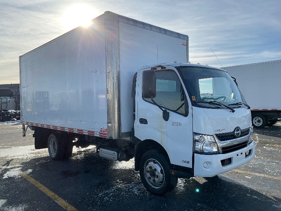 Medium Duty Box Truck-Light and Medium Duty Trucks-Hino-2020-195-Saint Laurent-PQ-141,567\n\t\tkm-$ 65,000 - Image 1