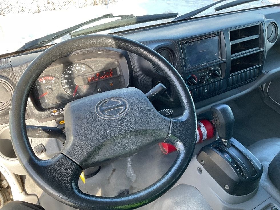 Medium Duty Box Truck-Light and Medium Duty Trucks-Hino-2020-195-Saint Laurent-PQ-141,567\n\t\tkm-$ 65,000 - Image 16