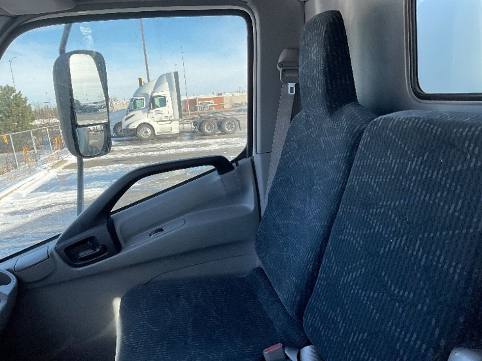 Medium Duty Box Truck-Light and Medium Duty Trucks-Hino-2020-195-Saint Laurent-PQ-141,567\n\t\tkm-$ 65,000 - Image 18