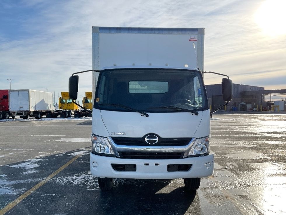 Medium Duty Box Truck-Light and Medium Duty Trucks-Hino-2020-195-Saint Laurent-PQ-141,567\n\t\tkm-$ 65,000 - Image 2