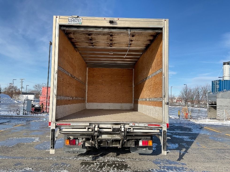 Medium Duty Box Truck-Light and Medium Duty Trucks-Hino-2020-195-Saint Laurent-PQ-141,567\n\t\tkm-$ 65,000 - Image 8