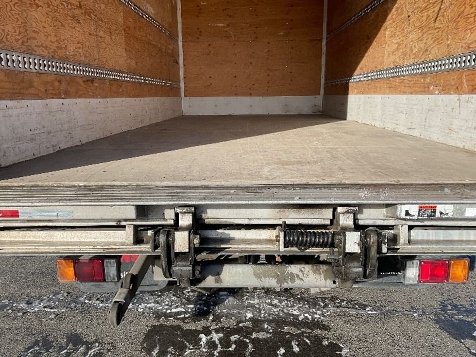 Medium Duty Box Truck-Light and Medium Duty Trucks-Hino-2020-195-Saint Laurent-PQ-141,567\n\t\tkm-$ 65,000 - Image 9