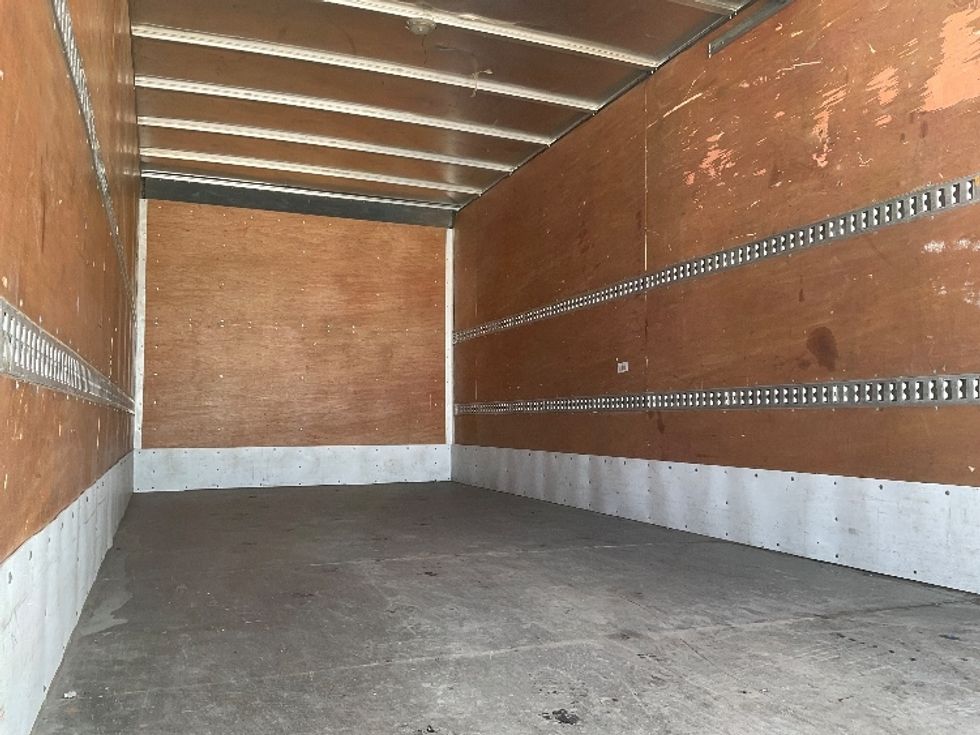 Medium Duty Box Truck-Light and Medium Duty Trucks-Hino-2020-195-Saint Laurent-PQ-155,133\n\t\tkm-$ 63,750 - Image 12