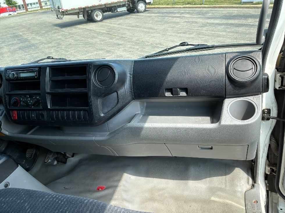 Medium Duty Box Truck-Light and Medium Duty Trucks-Hino-2020-195-Saint Laurent-PQ-161,585\n\t\tkm-$ 52,500 - Image 21
