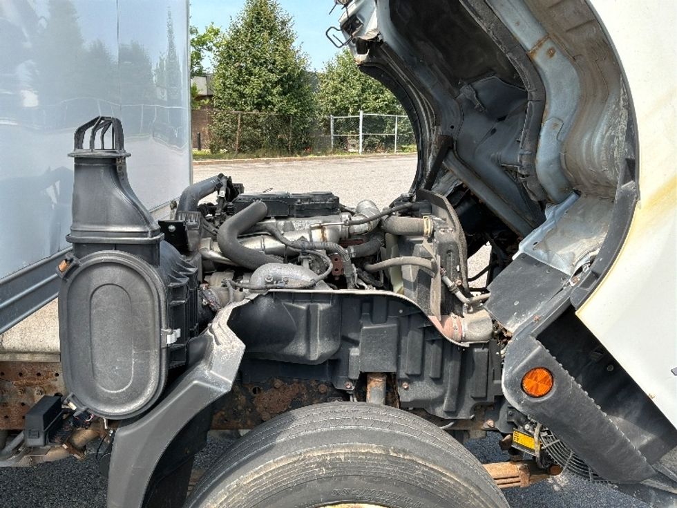 Medium Duty Box Truck-Light and Medium Duty Trucks-Hino-2020-195-Saint Laurent-PQ-161,585\n\t\tkm-$ 52,500 - Image 24