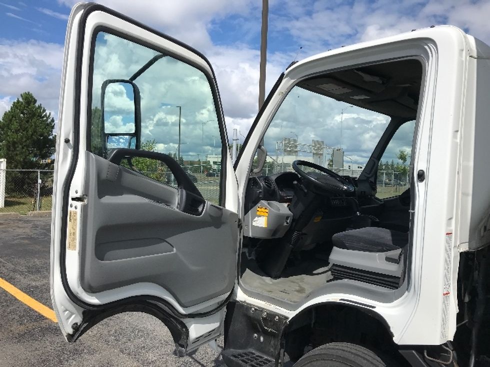 Medium Duty Box Truck-Light and Medium Duty Trucks-Hino-2020-195-Saint Laurent-PQ-164,373\n\t\tkm-$ 60,000 - Image 10