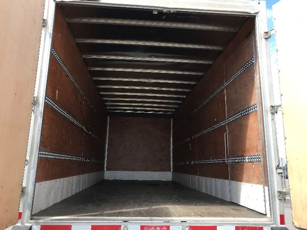 Medium Duty Box Truck-Light and Medium Duty Trucks-Hino-2020-195-Saint Laurent-PQ-164,373\n\t\tkm-$ 60,000 - Image 7