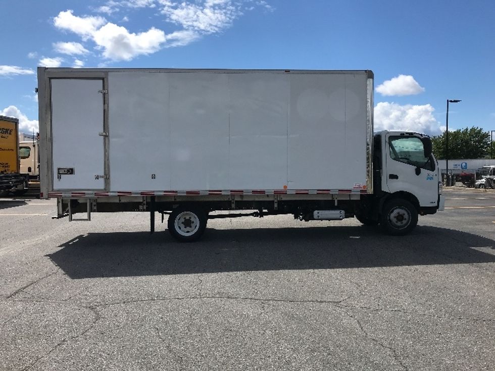 Medium Duty Box Truck-Light and Medium Duty Trucks-Hino-2020-195-Saint Laurent-PQ-164,373\n\t\tkm-$ 60,000 - Image 9
