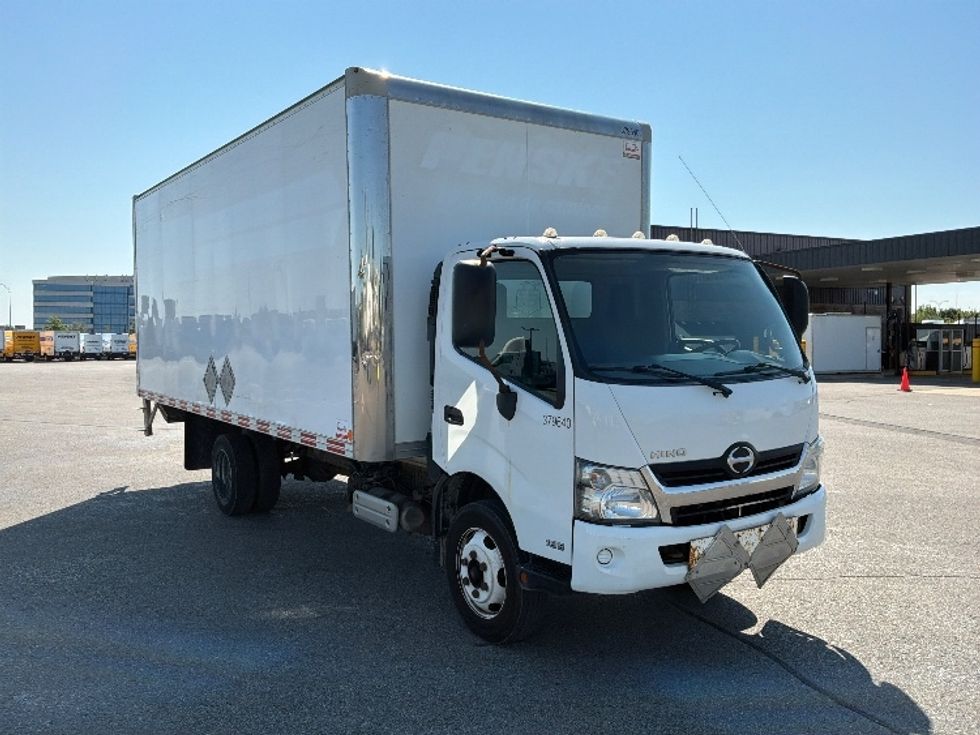 Medium Duty Box Truck-Light and Medium Duty Trucks-Hino-2020-195-Saint Laurent-PQ-168,326\n\t\tkm-$ 52,250 - Image 1