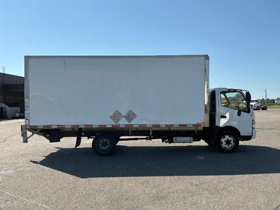 Medium Duty Box Truck-Light and Medium Duty Trucks-Hino-2020-195-Saint Laurent-PQ-168,326\n\t\tkm-$ 52,250 - Image 15
