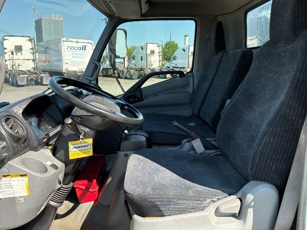 Medium Duty Box Truck-Light and Medium Duty Trucks-Hino-2020-195-Saint Laurent-PQ-168,326\n\t\tkm-$ 52,250 - Image 19