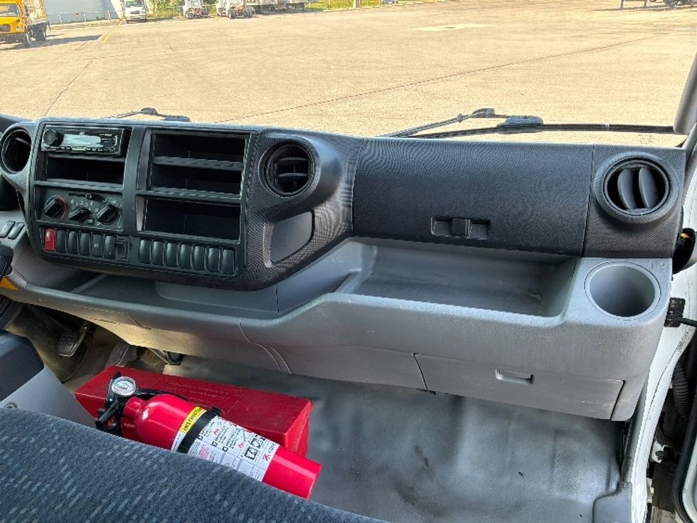 Medium Duty Box Truck-Light and Medium Duty Trucks-Hino-2020-195-Saint Laurent-PQ-168,326\n\t\tkm-$ 52,250 - Image 21