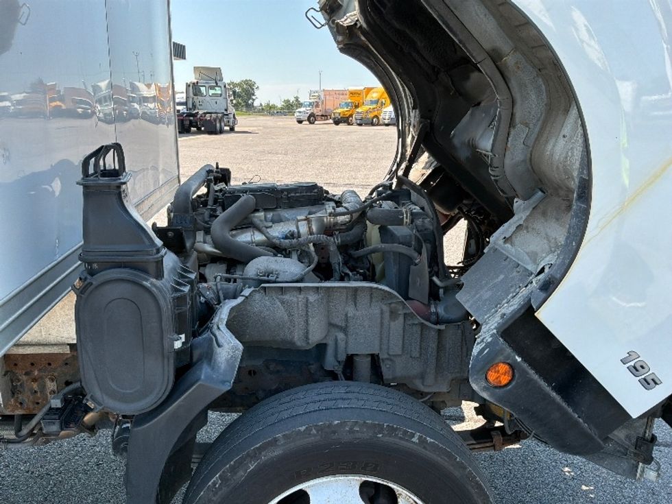 Medium Duty Box Truck-Light and Medium Duty Trucks-Hino-2020-195-Saint Laurent-PQ-168,326\n\t\tkm-$ 52,250 - Image 24