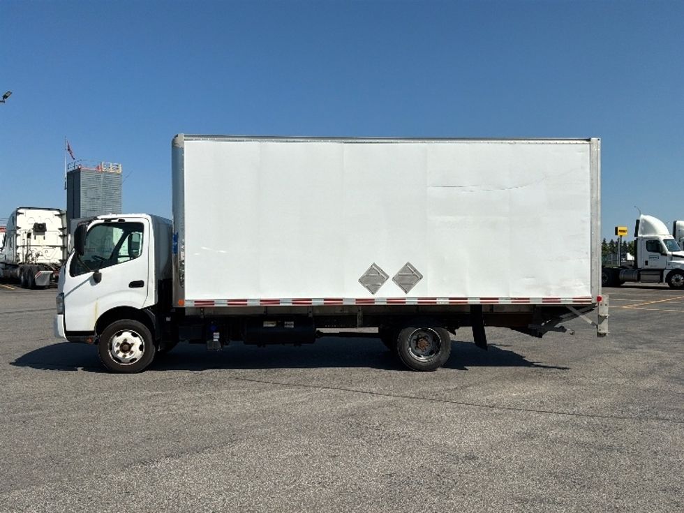 Medium Duty Box Truck-Light and Medium Duty Trucks-Hino-2020-195-Saint Laurent-PQ-168,326\n\t\tkm-$ 52,250 - Image 4