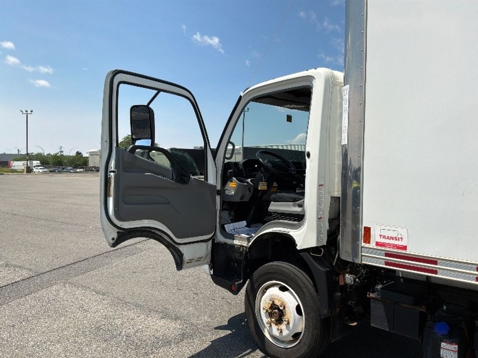 Medium Duty Box Truck-Light and Medium Duty Trucks-Hino-2020-195-Saint Laurent-PQ-222,430\n\t\tkm-$ 48,250 - Image 16