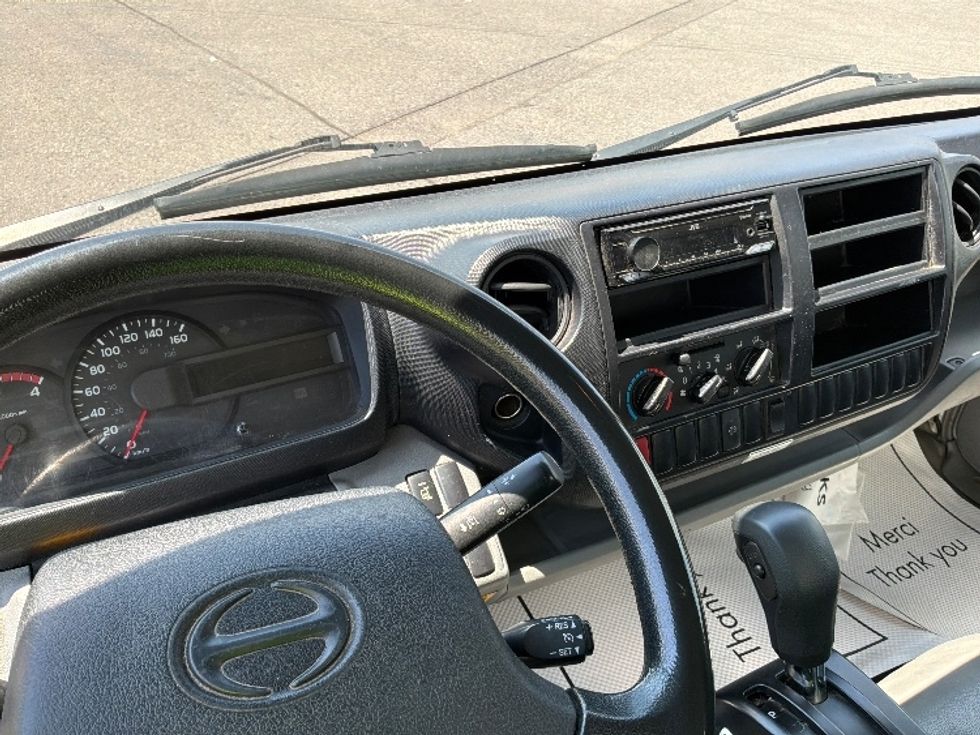 Medium Duty Box Truck-Light and Medium Duty Trucks-Hino-2020-195-Saint Laurent-PQ-222,430\n\t\tkm-$ 48,250 - Image 18
