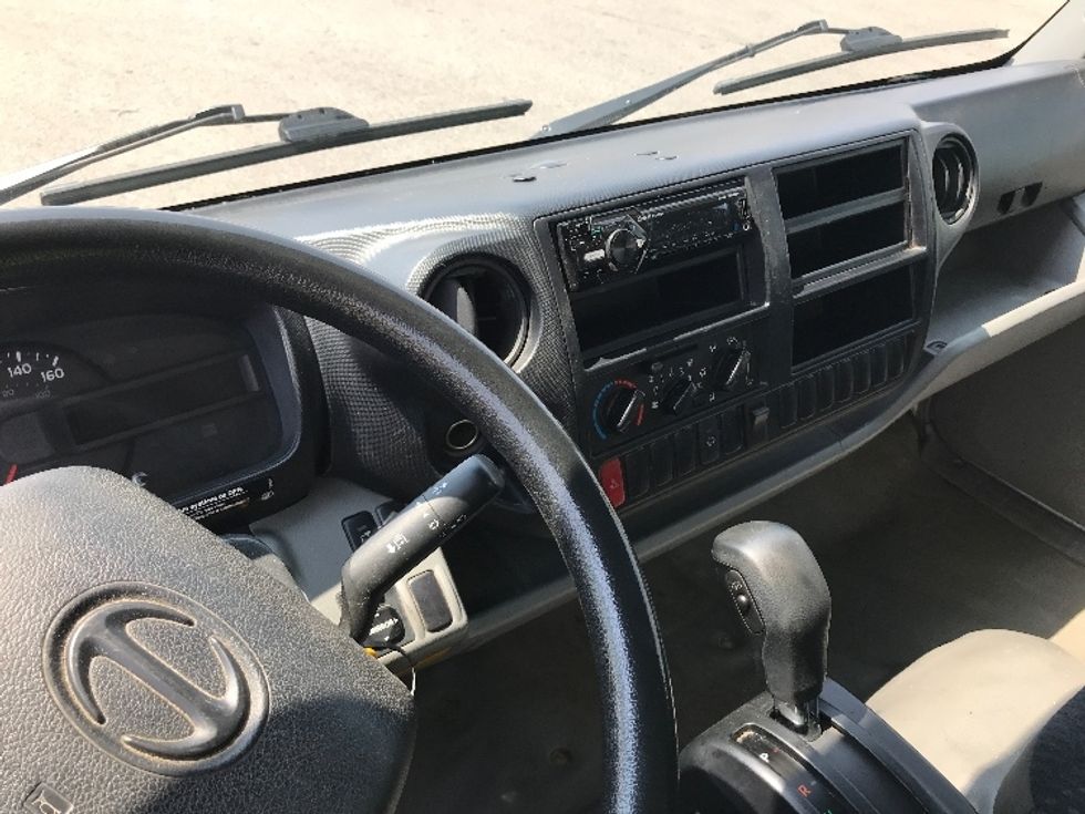 Medium Duty Box Truck-Light and Medium Duty Trucks-Hino-2020-195-Saint Laurent-PQ-231,442\n\t\tkm-$ 56,500 - Image 18