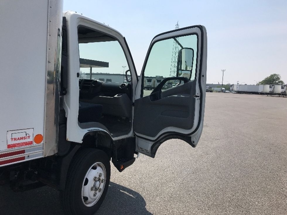 Medium Duty Box Truck-Light and Medium Duty Trucks-Hino-2020-195-Saint Laurent-PQ-231,442\n\t\tkm-$ 56,500 - Image 20