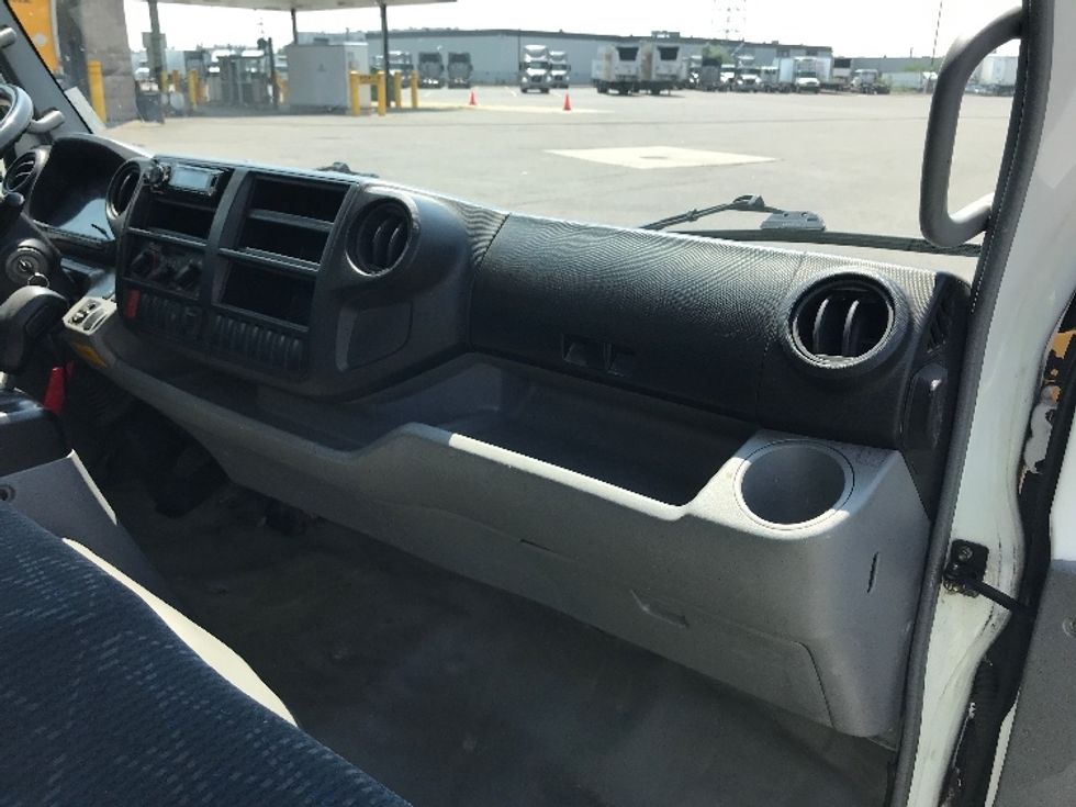 Medium Duty Box Truck-Light and Medium Duty Trucks-Hino-2020-195-Saint Laurent-PQ-231,442\n\t\tkm-$ 56,500 - Image 21